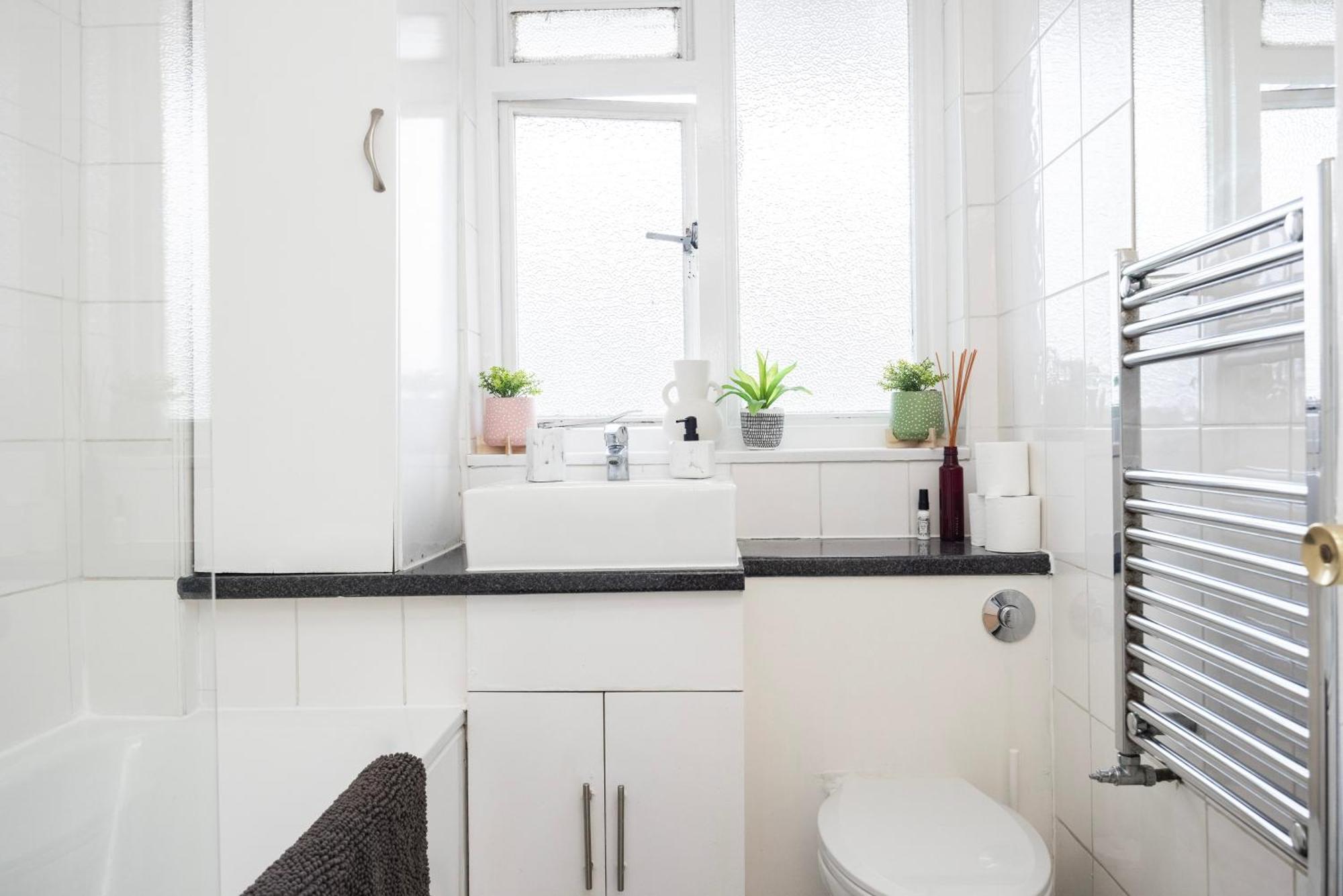Trendy 4 Bed Apartment Near Vibrant Shoreditch W Balcony And Walking Distance To Tube Londres Exterior foto